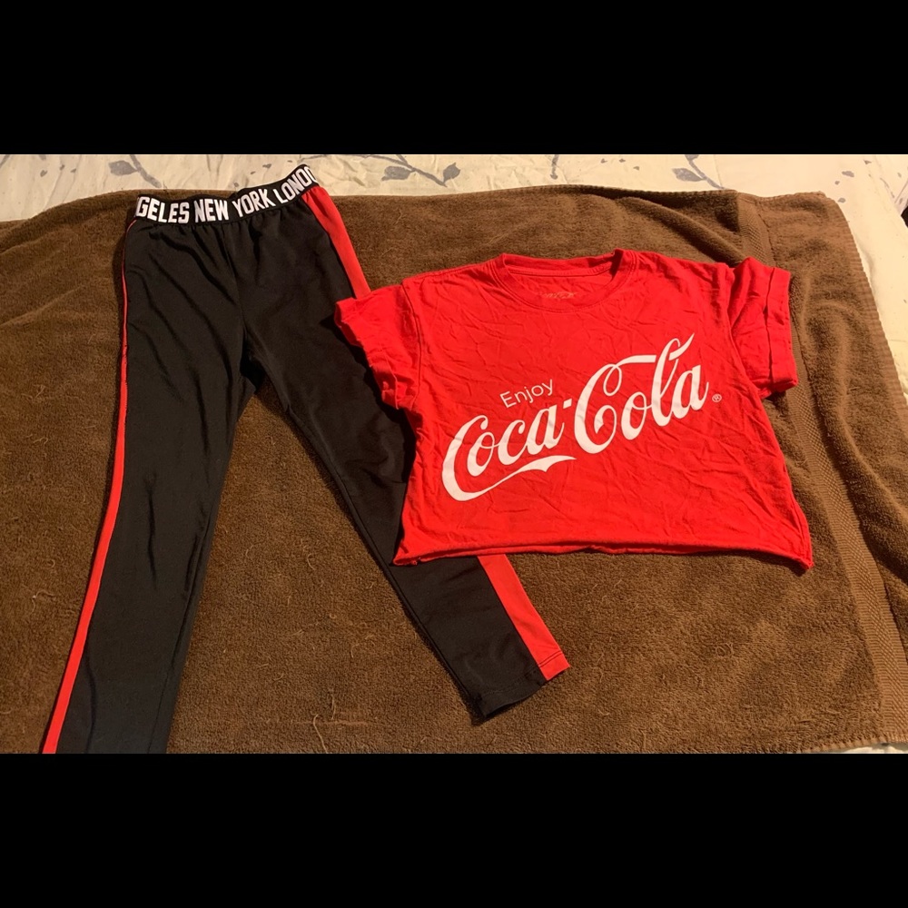 Women’s size S, cropped tee & matching leggings.
